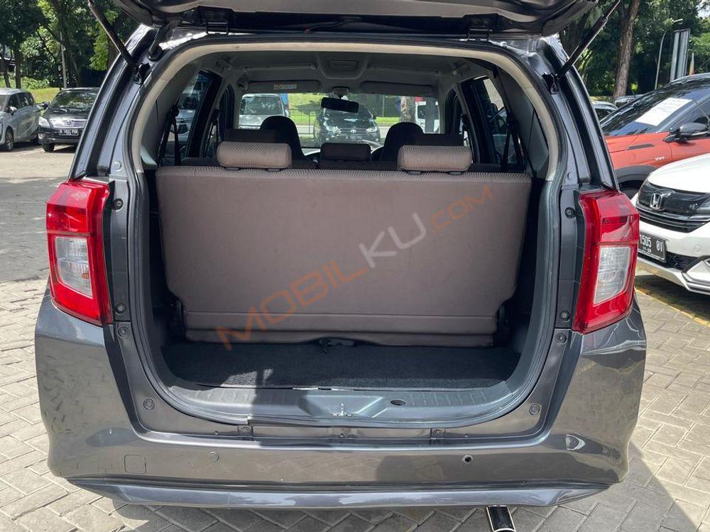 Mobil Toyota Calya 2017