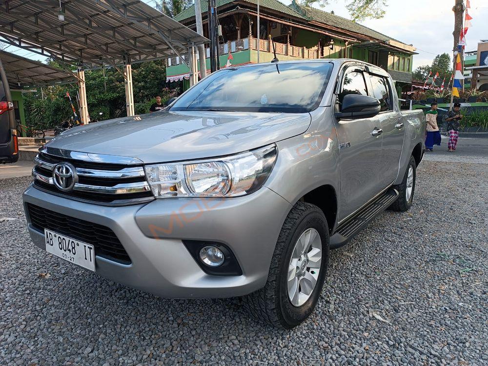 Mobil Toyota Hilux 2019