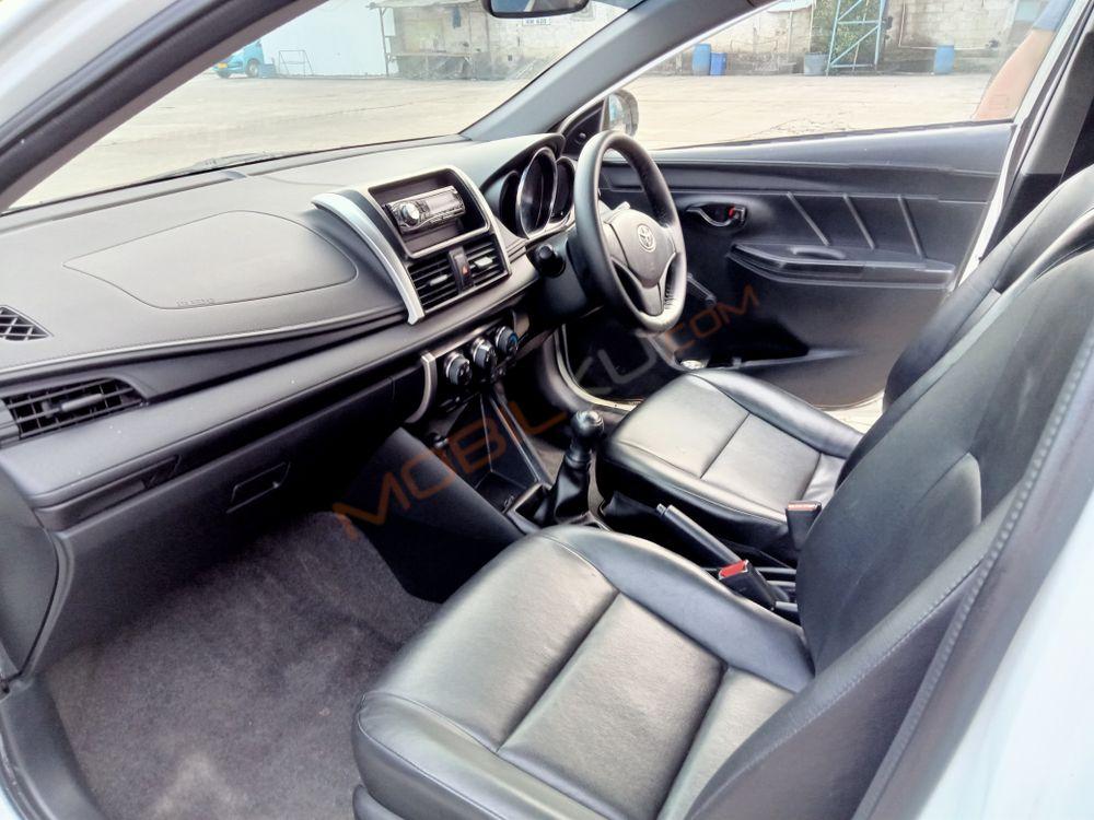 Mobil Toyota Limo 2014