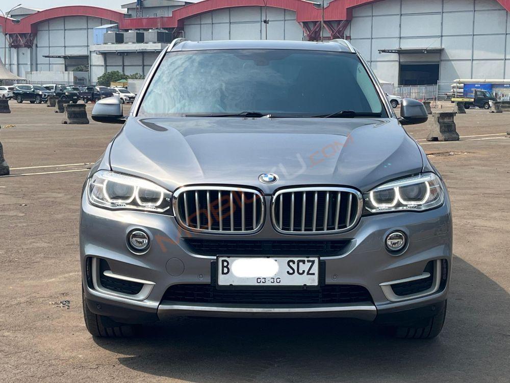 Mobil BMW X5 2015