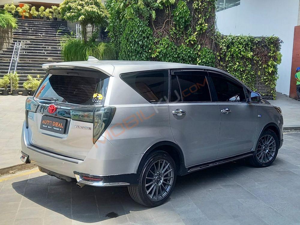 Mobil Toyota Kijang Innova 2018