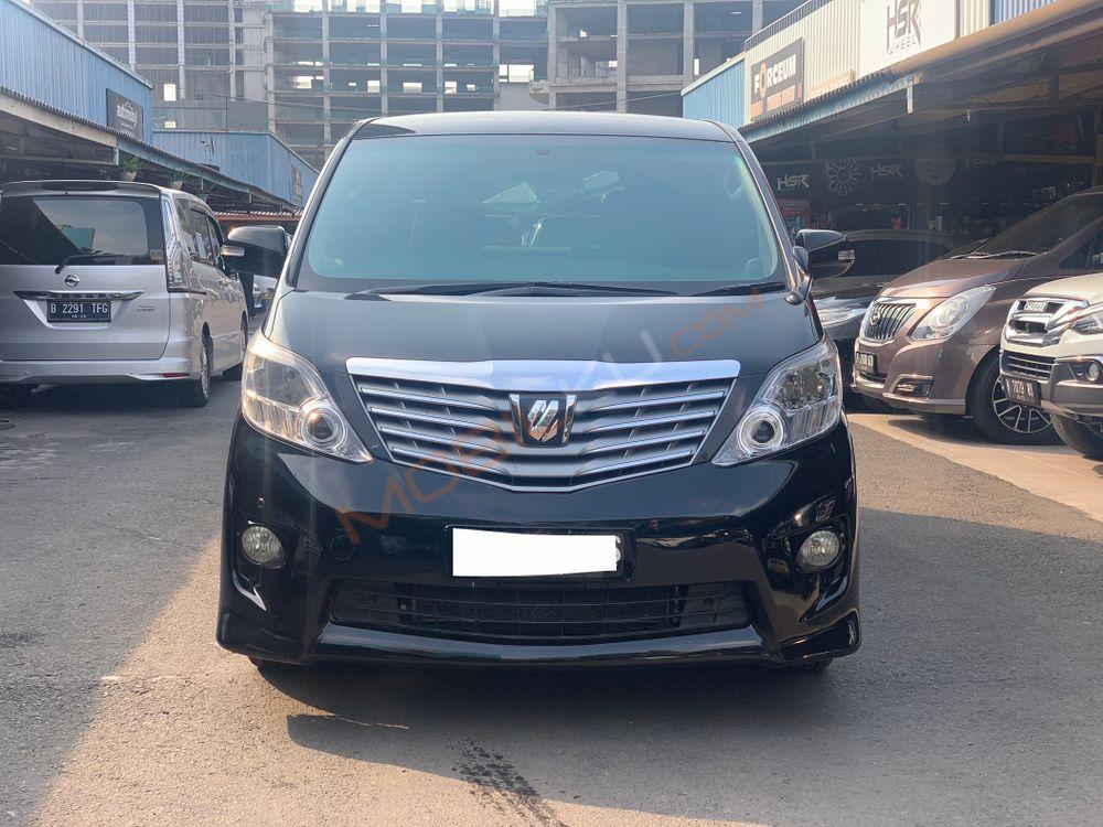 Mobil Toyota Alphard 2009
