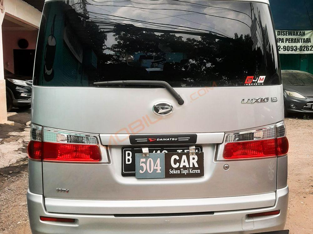 Mobil Daihatsu Luxio 2016