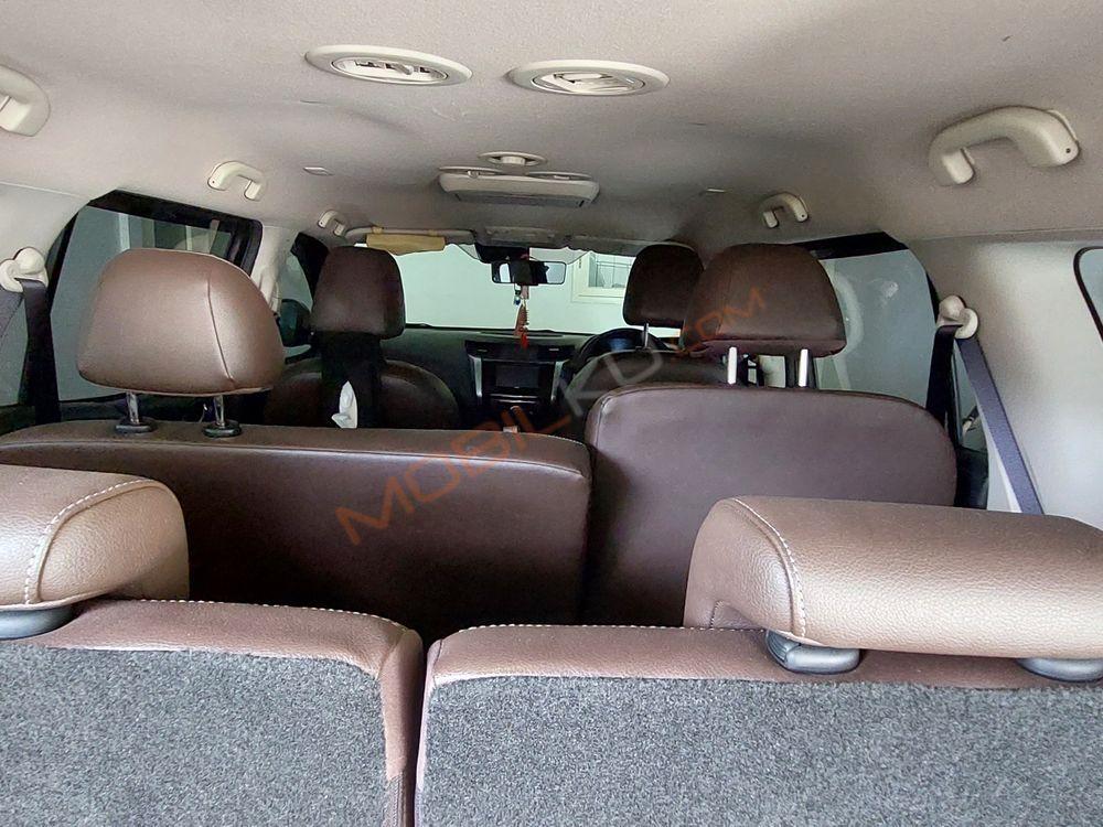 Mobil Nissan Terra 2019