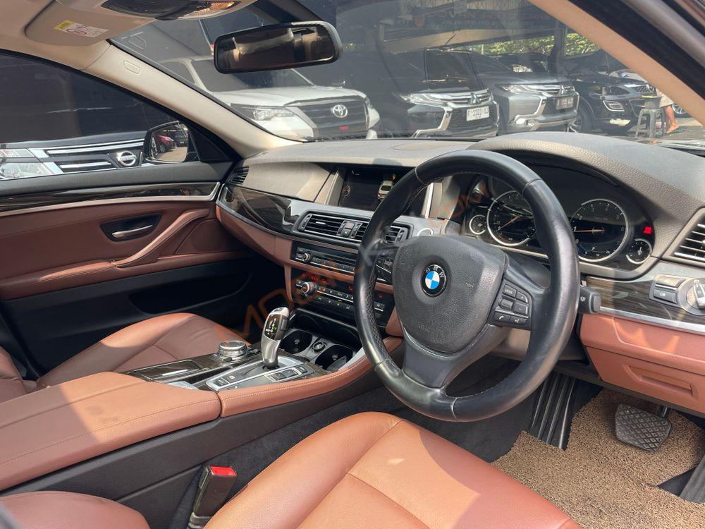 Mobil BMW 5 Series 2016