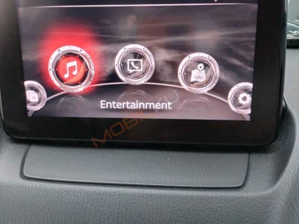 Mobil Mazda 2 Hatchback 2018