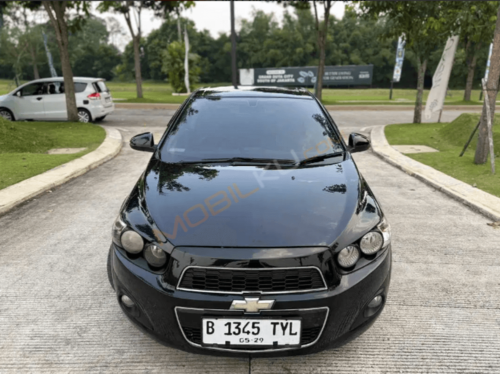 Mobil Chevrolet Aveo 2014