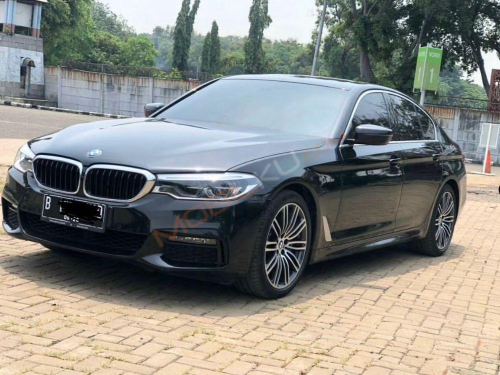 Mobil BMW 5 Series 2020