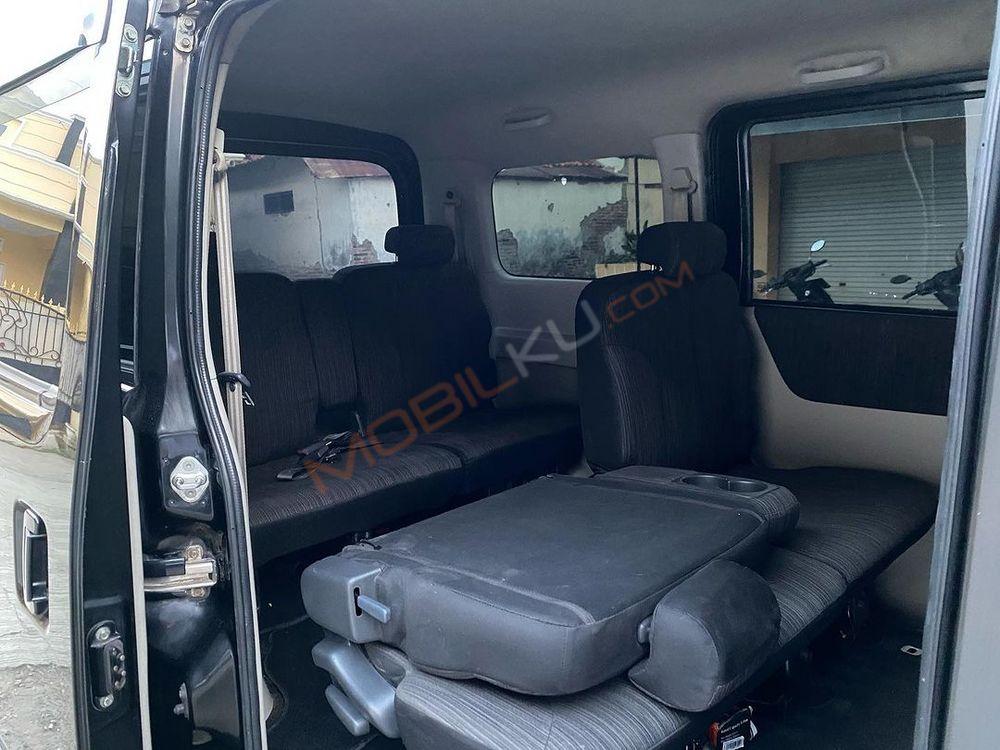 Mobil Daihatsu Luxio 2016