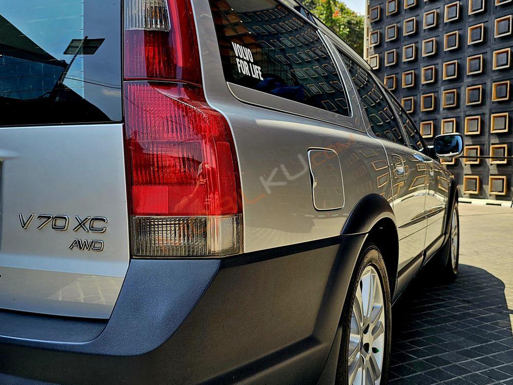 Mobil Volvo V70 2001