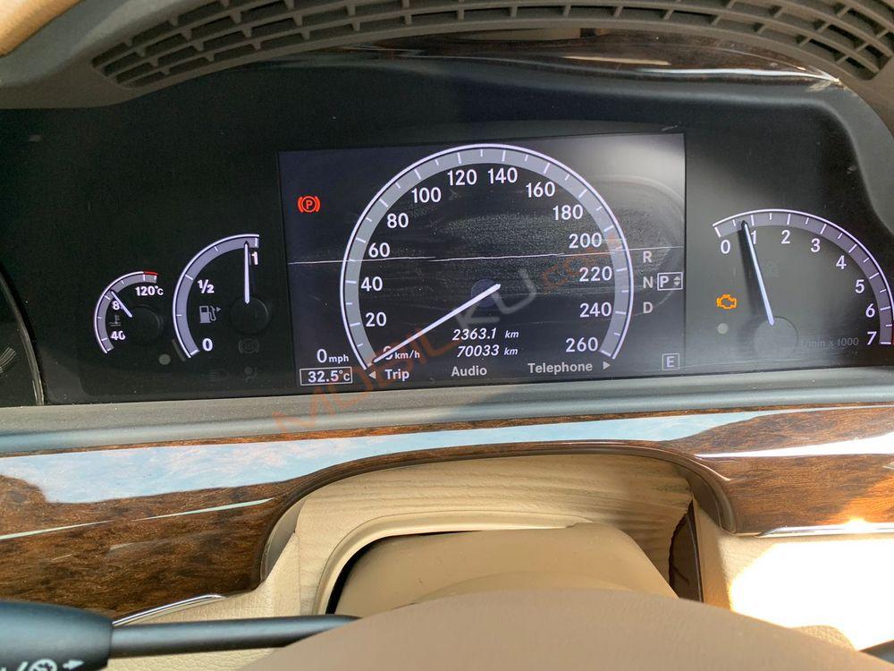 Mobil Mercedes-Benz S-Class 2011