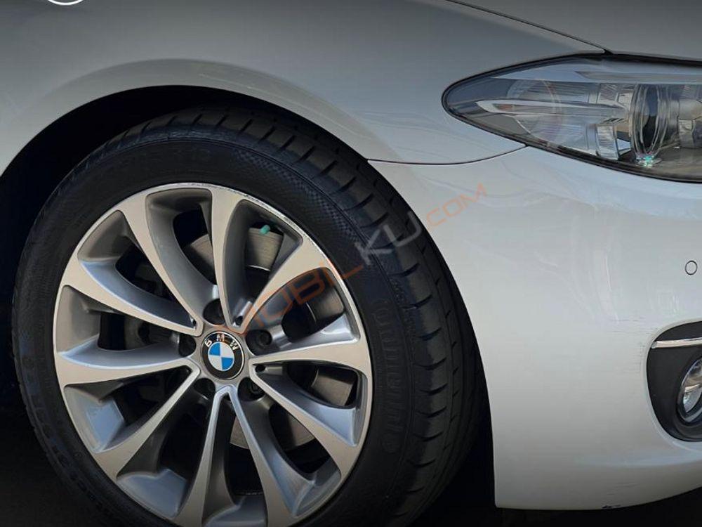 Mobil BMW 5 Series 2016