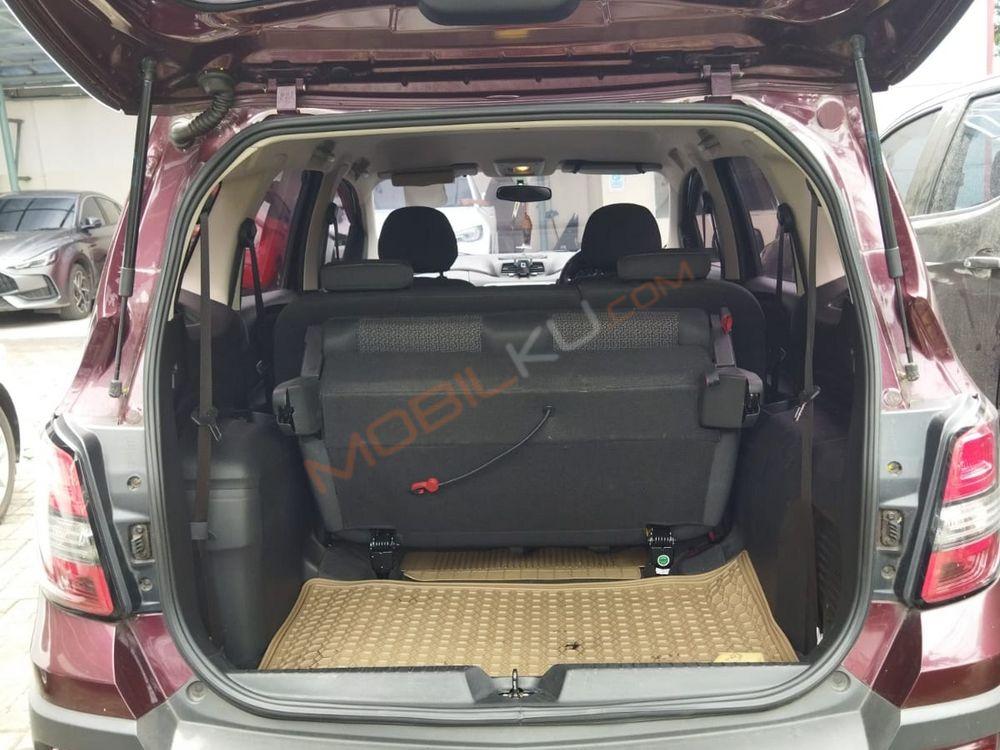 Mobil Chevrolet Spin 2015