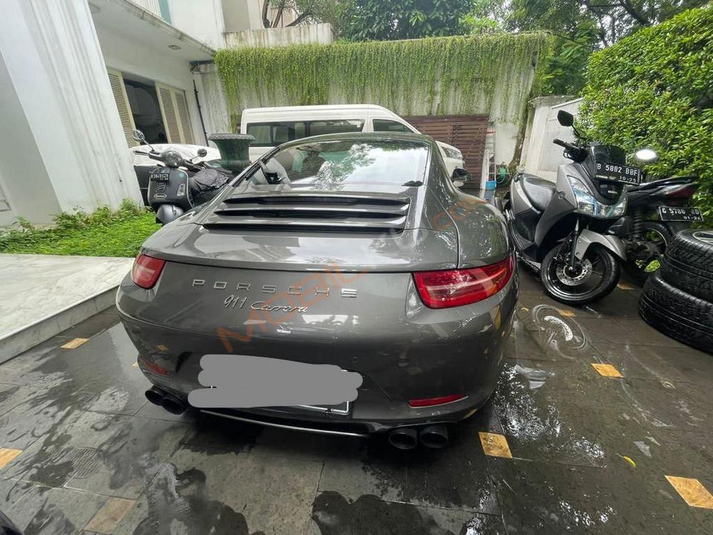 Mobil Porsche 911 2012