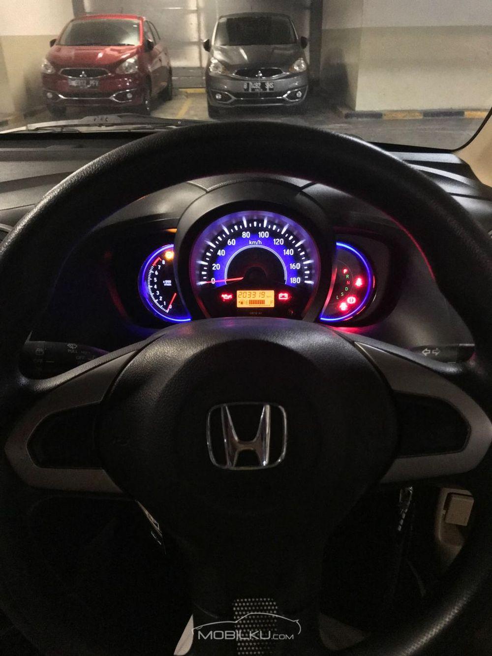 Mobil Honda Mobilio 2014