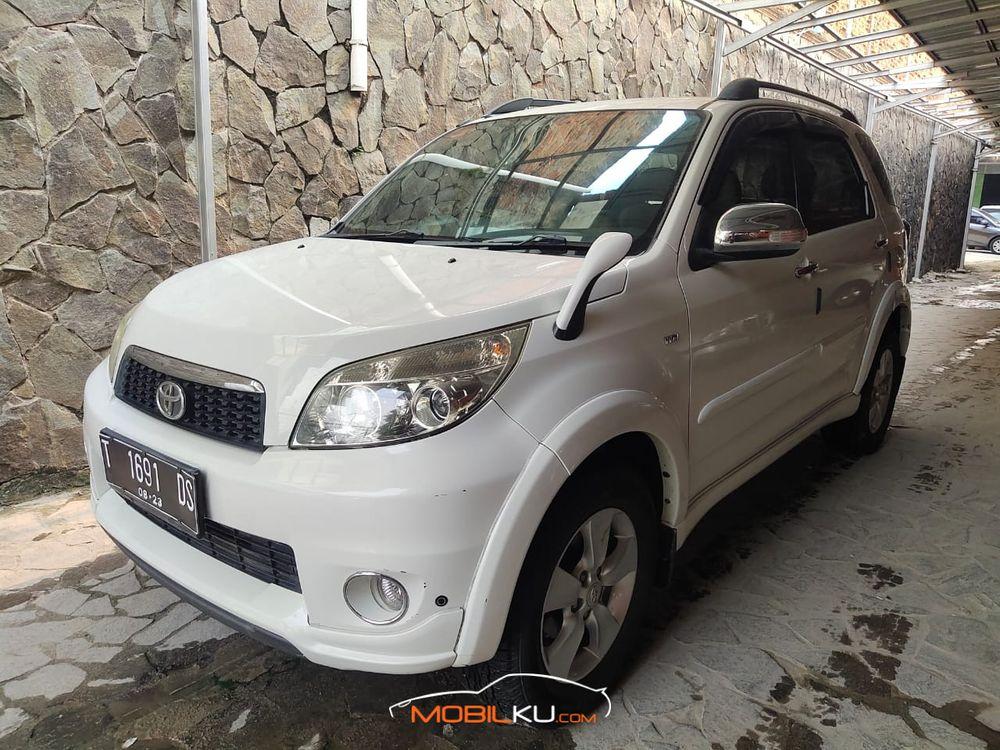 Mobil Toyota Rush 2013