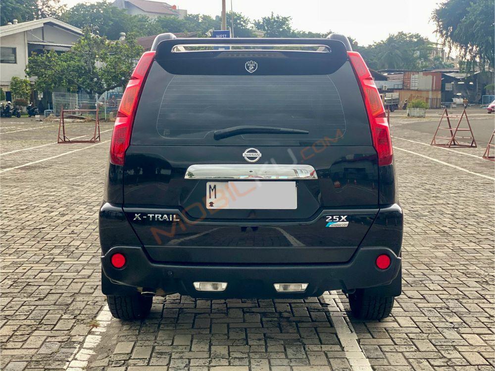 Mobil Nissan X-Trail 2008