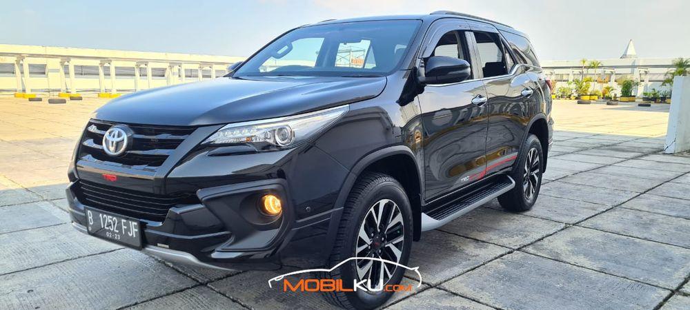 Mobil Toyota Fortuner 2018