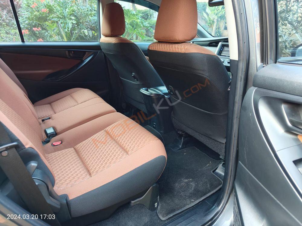 Mobil Toyota Kijang Innova 2017