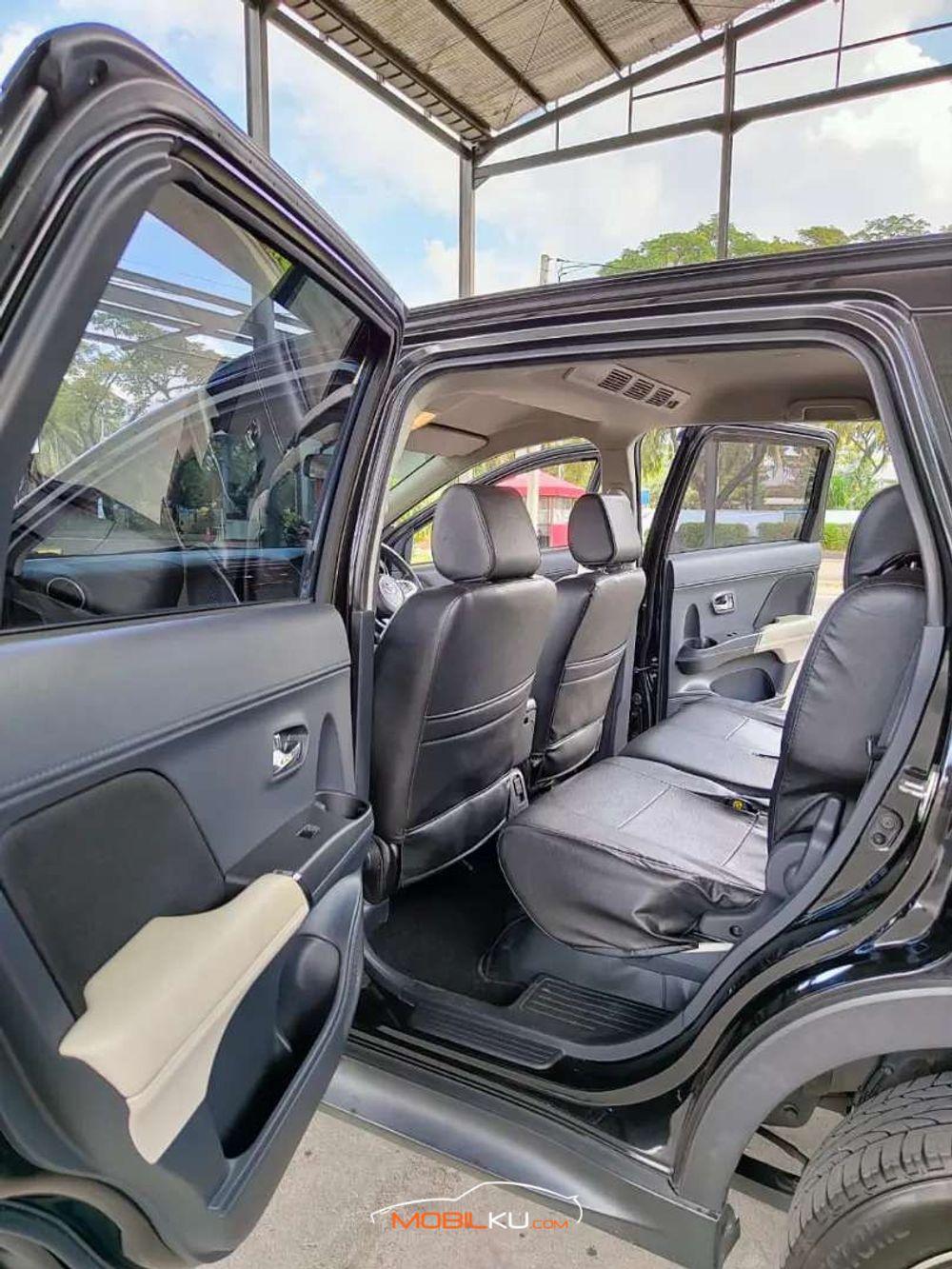 Mobil Toyota Rush 2018