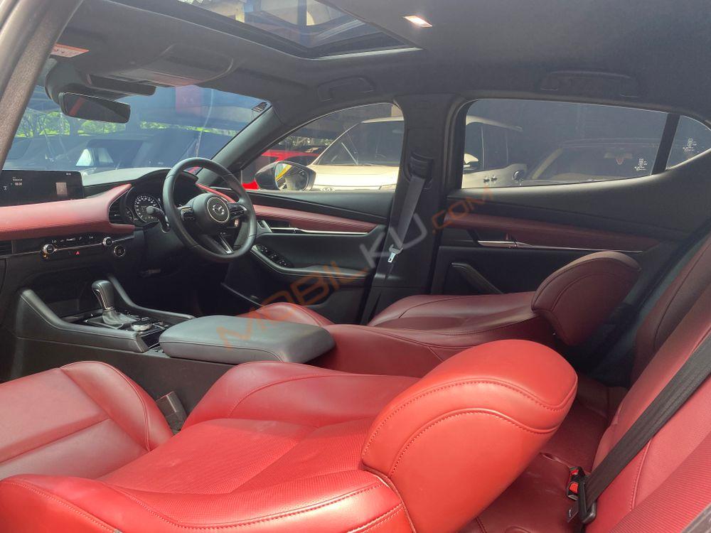 Mobil Mazda 3 2023