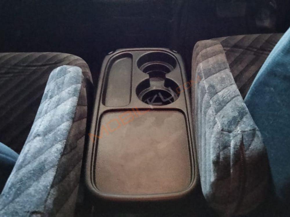 Mobil Honda CR-V 2004