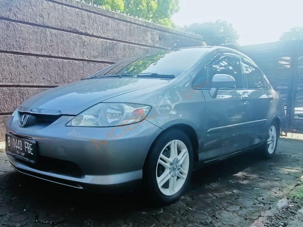 Mobil Honda City Sedan 2004