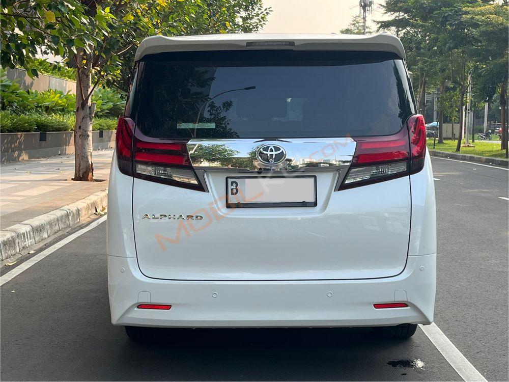 Mobil Toyota Alphard 2017