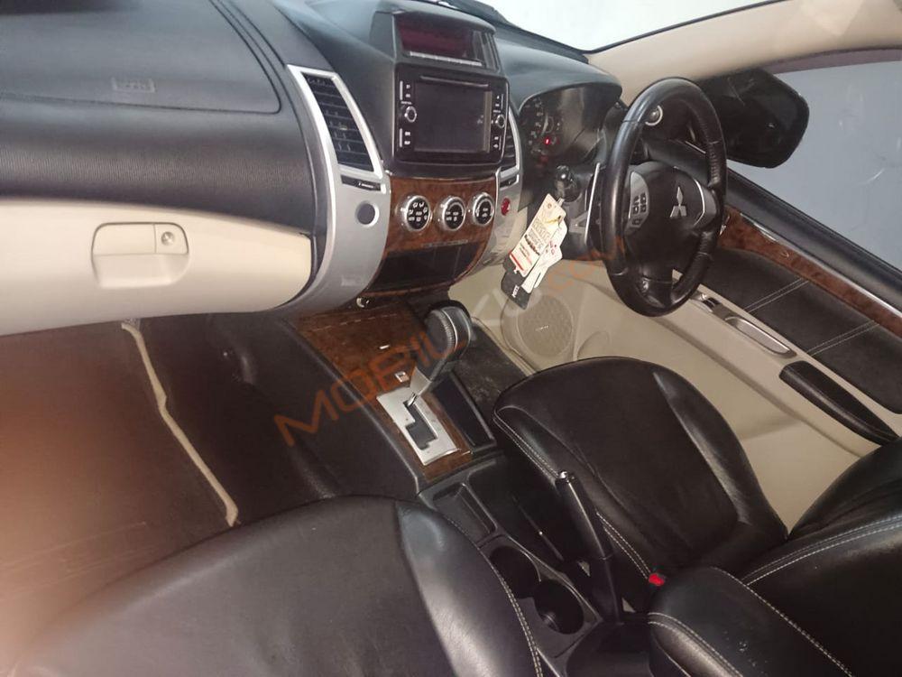 Mobil Mitsubishi Pajero Sport 2015