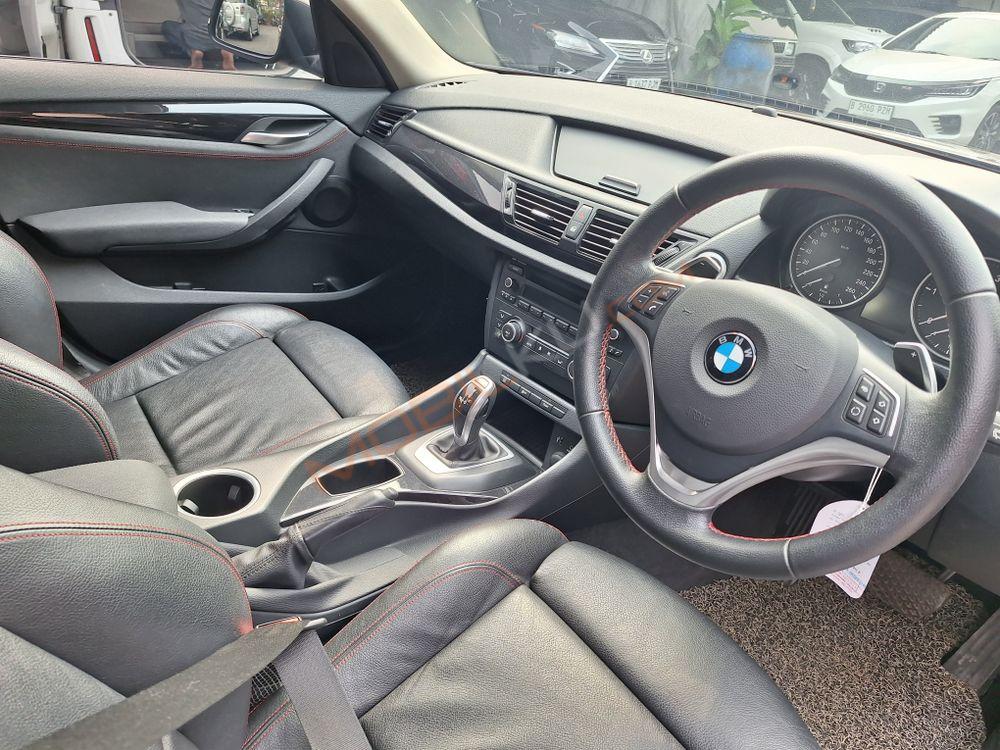 Mobil BMW X1 2013