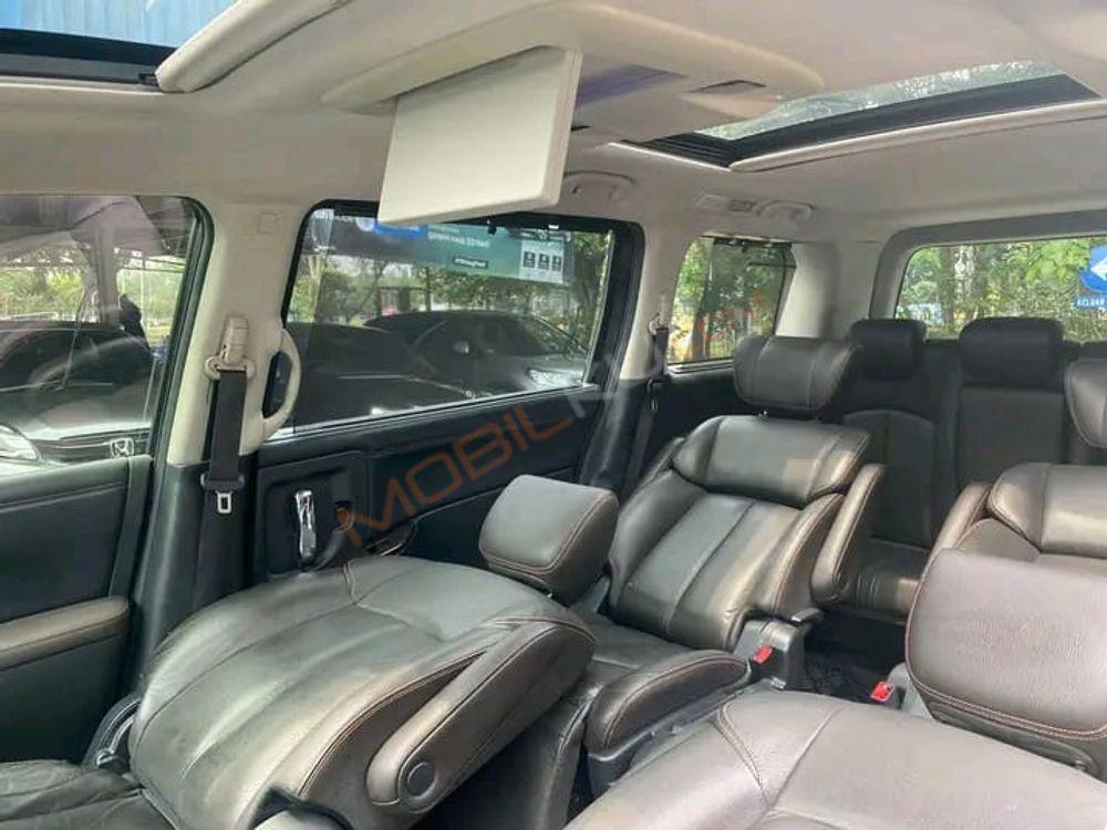Mobil Nissan Elgrand 2013