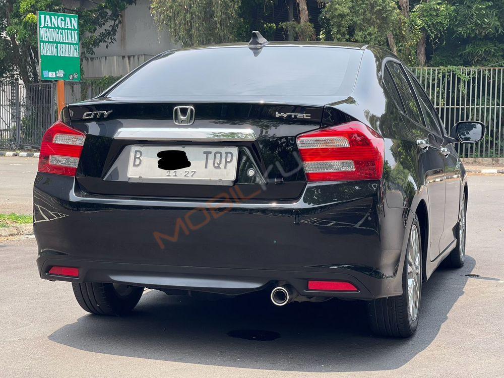 Mobil Honda City Sedan 2012