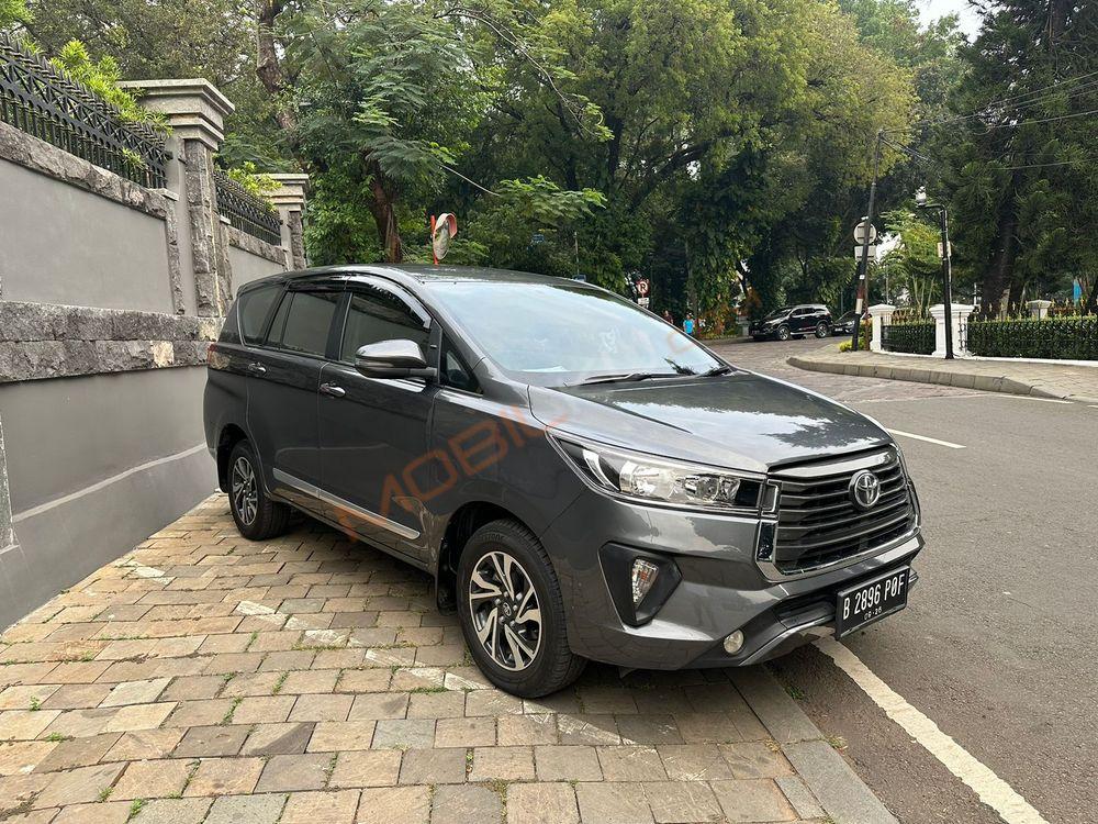 Mobil Toyota Kijang Innova 2021