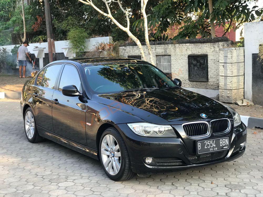 Mobil BMW 3 Series 2010