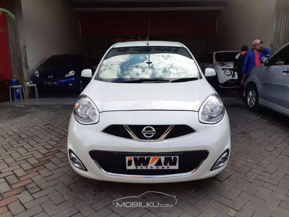 Mobil Nissan March 2014