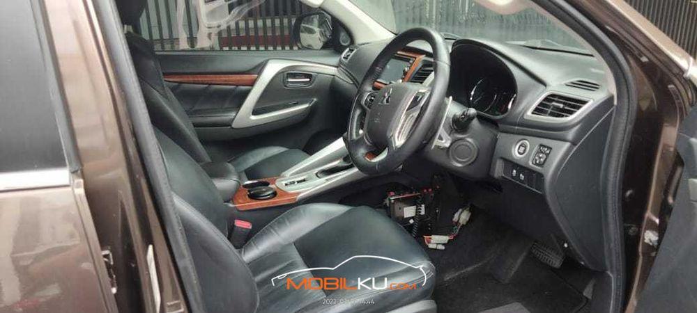 Mobil Mitsubishi Pajero Sport 2016