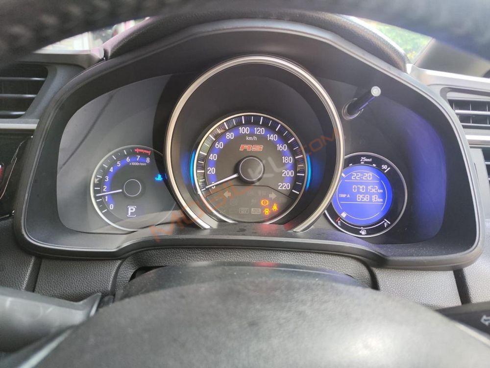 Mobil Honda Jazz 2015