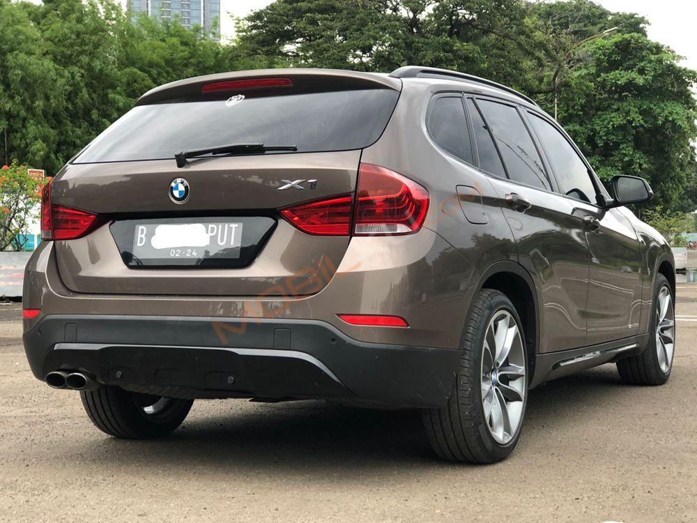 Mobil BMW X1 2013