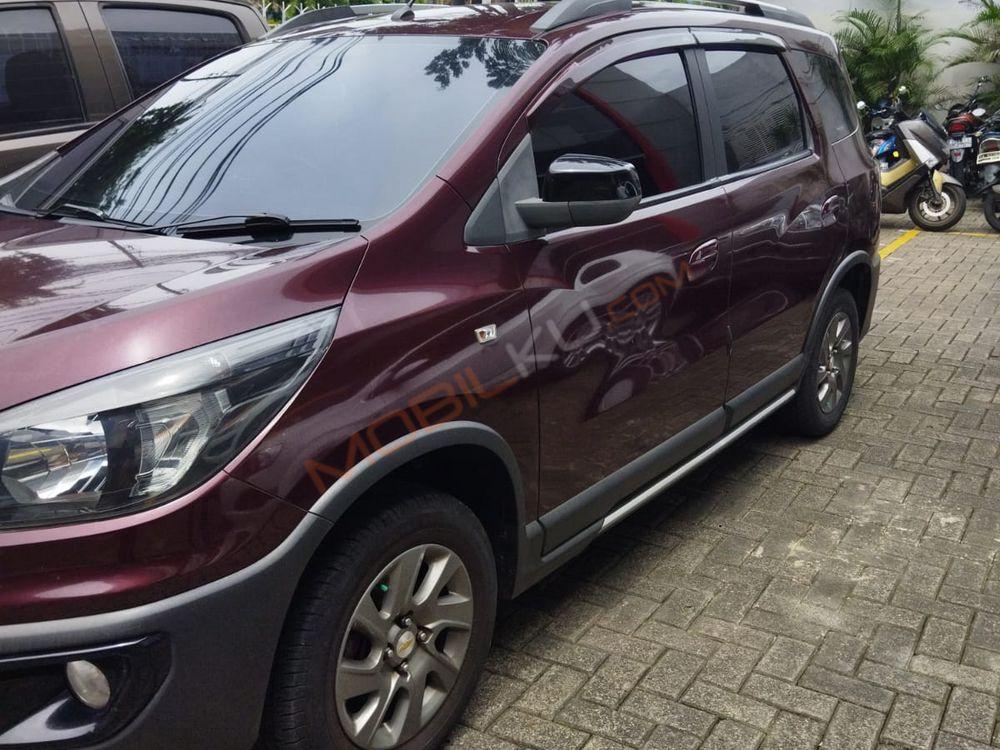 Mobil Chevrolet Spin 2015