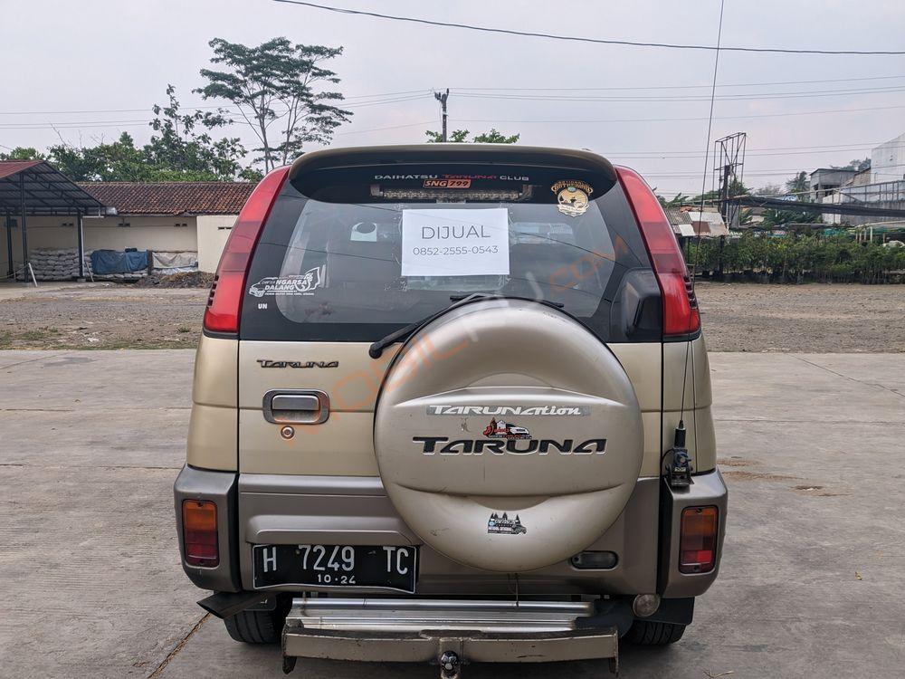 Mobil Daihatsu Taruna 2000