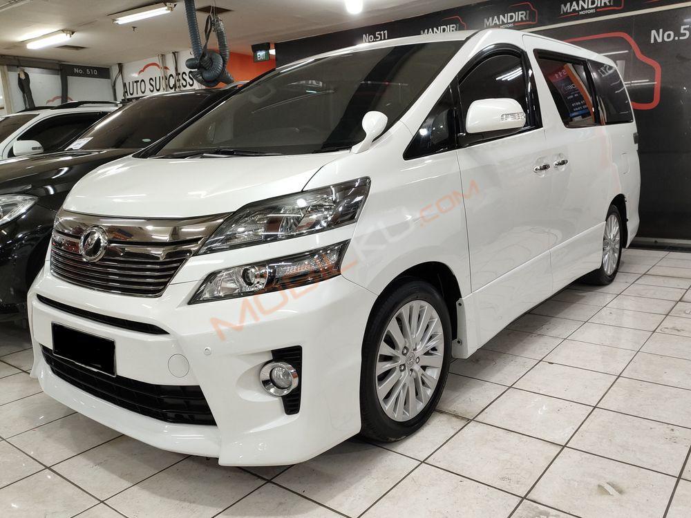 Mobil Toyota Vellfire 2012