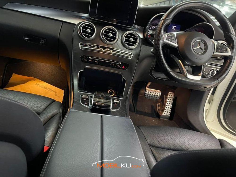 Mobil Mercedes-Benz C-Class 2017