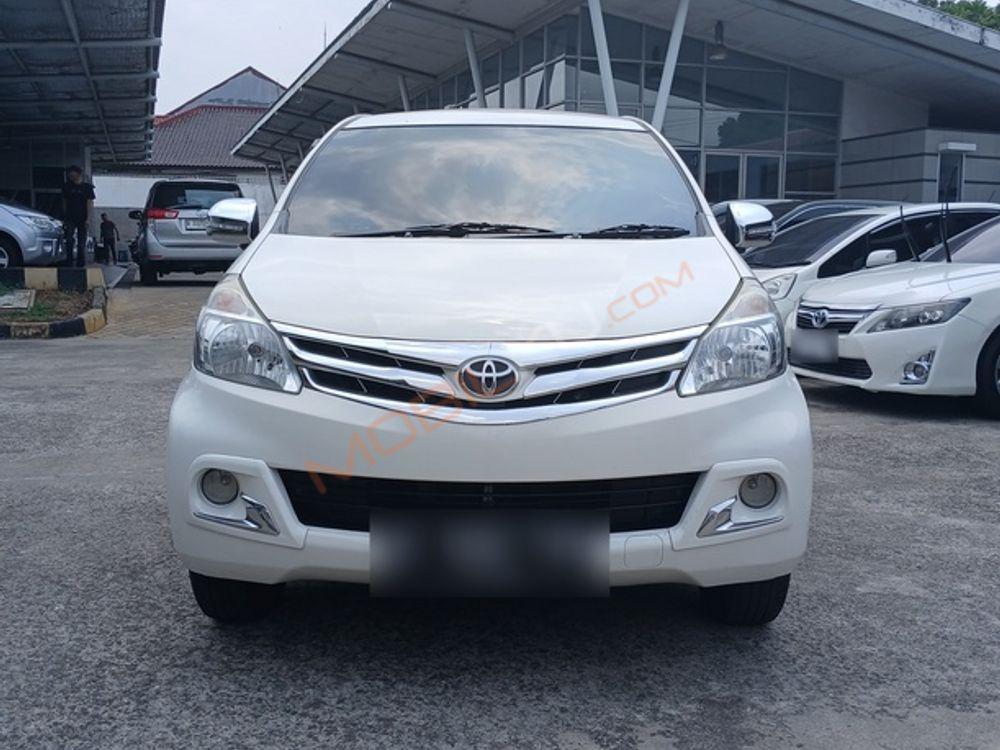 Mobil Toyota Avanza 2015