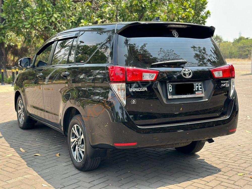 Mobil Toyota Kijang Innova 2021