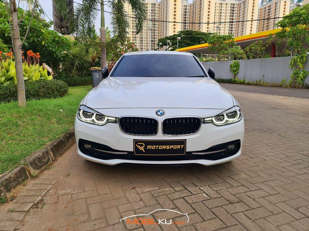 Mobil BMW 3 Series 2016