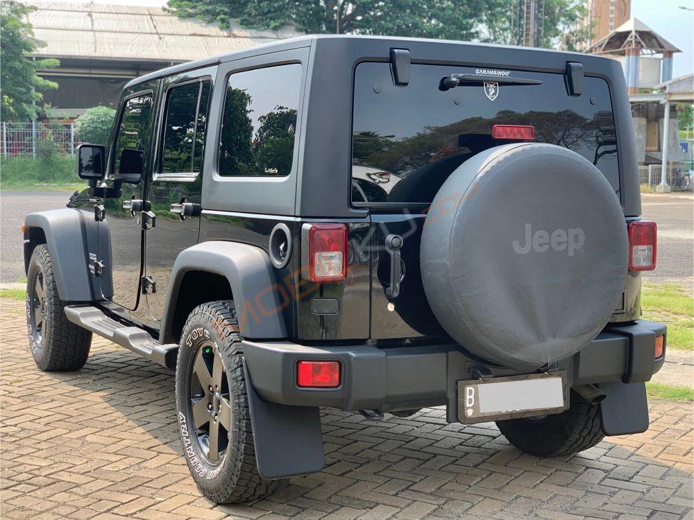 Mobil Jeep Wrangler 2011