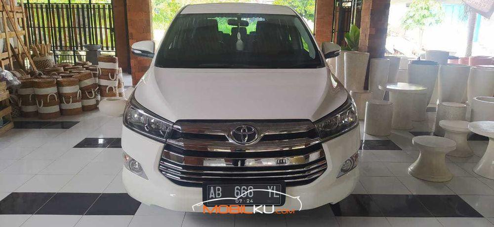 Mobil Toyota Kijang Innova 2016