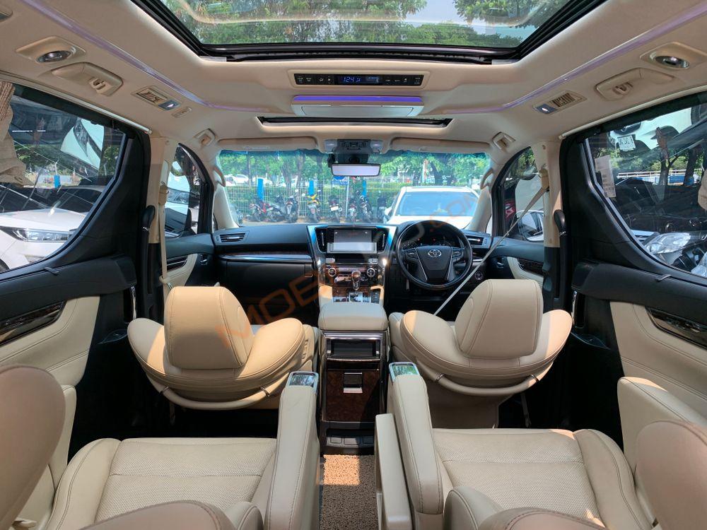 Mobil Toyota Alphard 2020