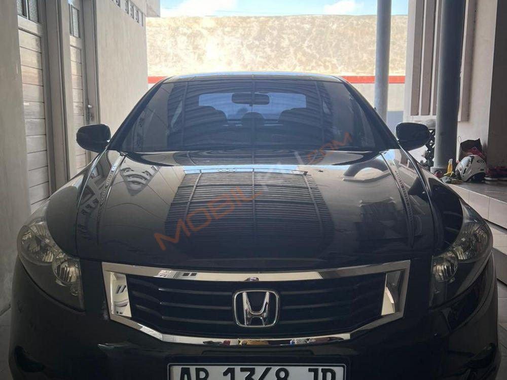Mobil Honda Accord 2008
