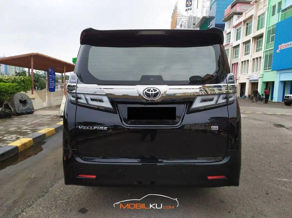 Mobil Toyota Vellfire 2018